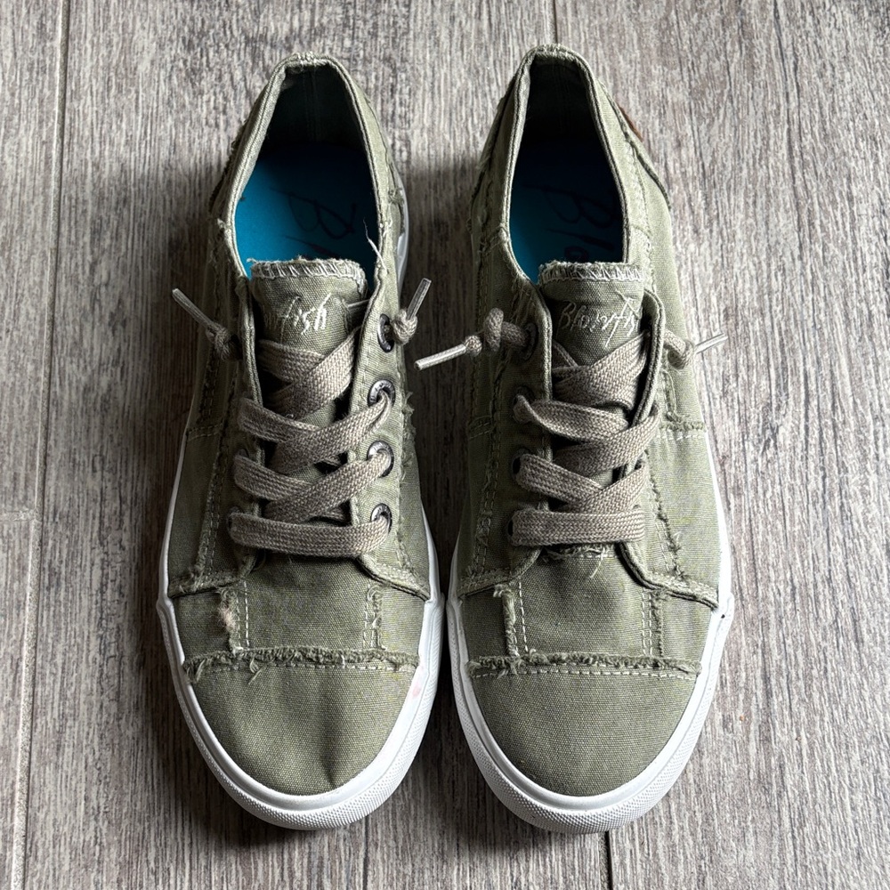 Blowfish Olivine Canvas Lace-Up Sneakers